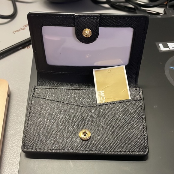 Michael Kors NWT ID card case Leather - Picture 2 of 5